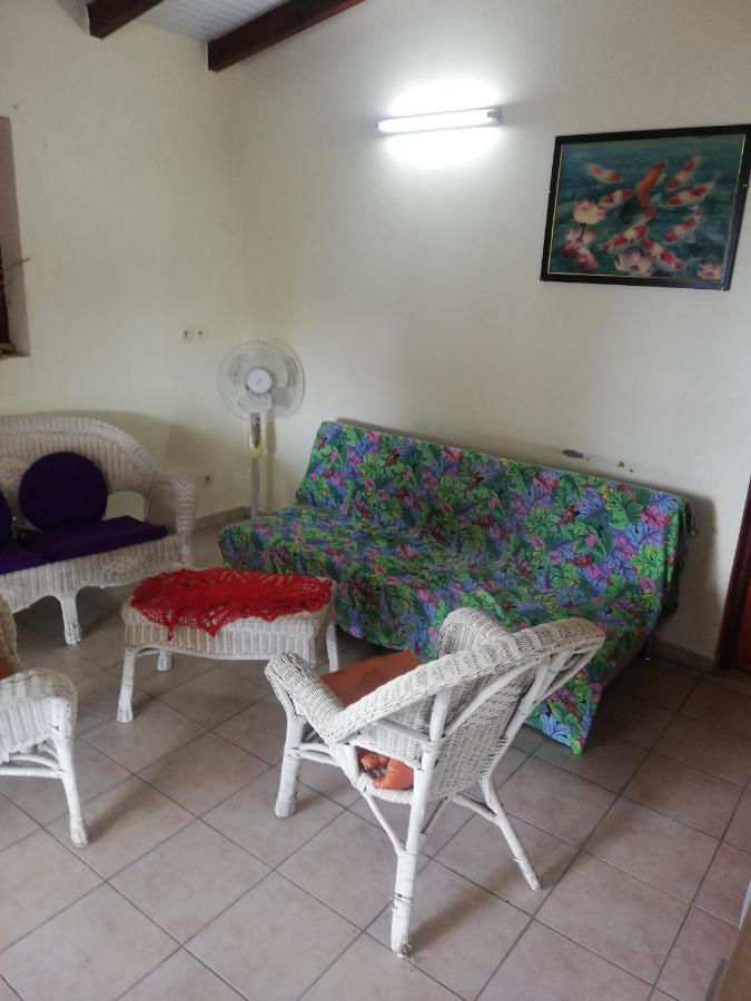 Appartement Avec Vue Sur Mer Bouillante Exterior photo